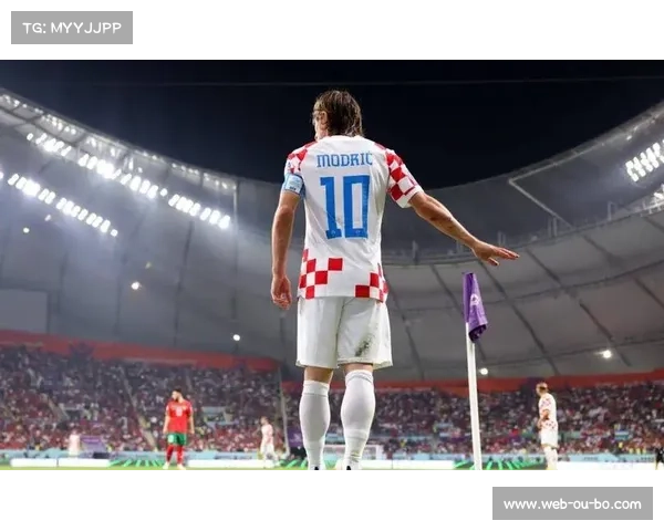 莫德里奇米兰首训全程曝光 克罗地亚媒体跟拍记录大师风采