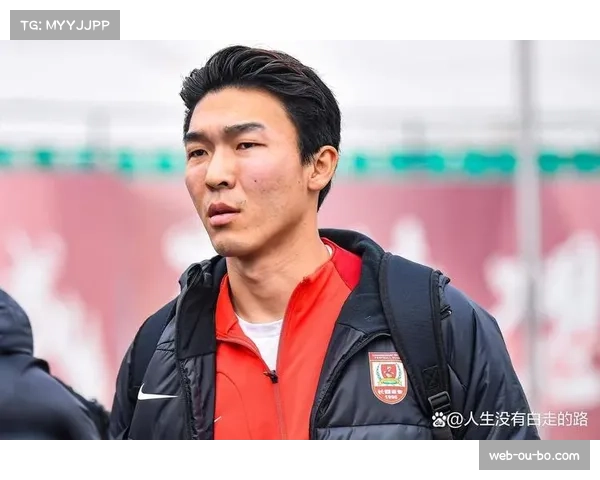 铁人元敏诚与严鼎皓经验丰富，李金羽试图构建以老带新的战术框架